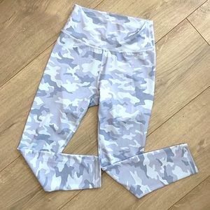 Grey Camo Leggings Sz Large